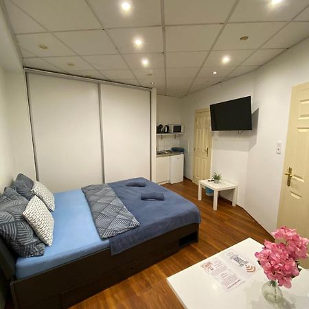 Malasits Apartman Győr Esterno foto
