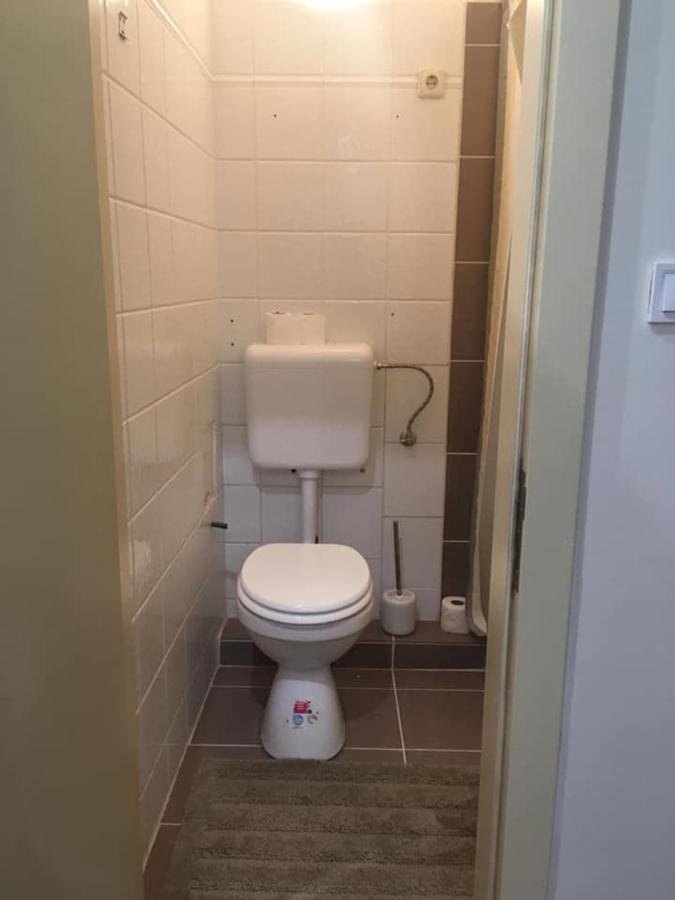 Malasits Apartman Győr Esterno foto