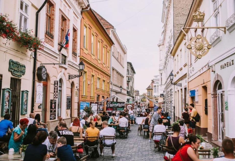 Malasits Apartman Győr Esterno foto