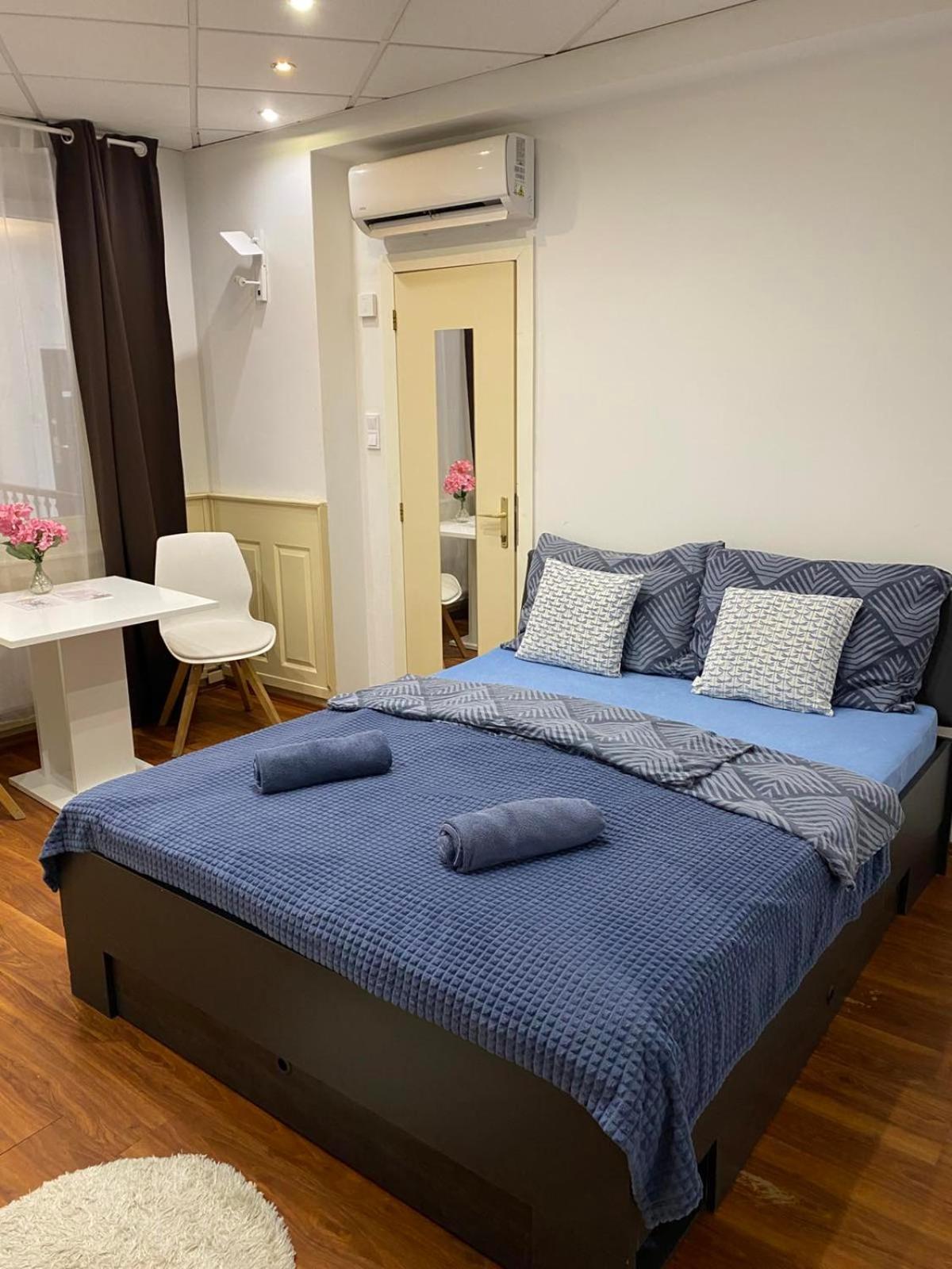 Malasits Apartman Győr Esterno foto